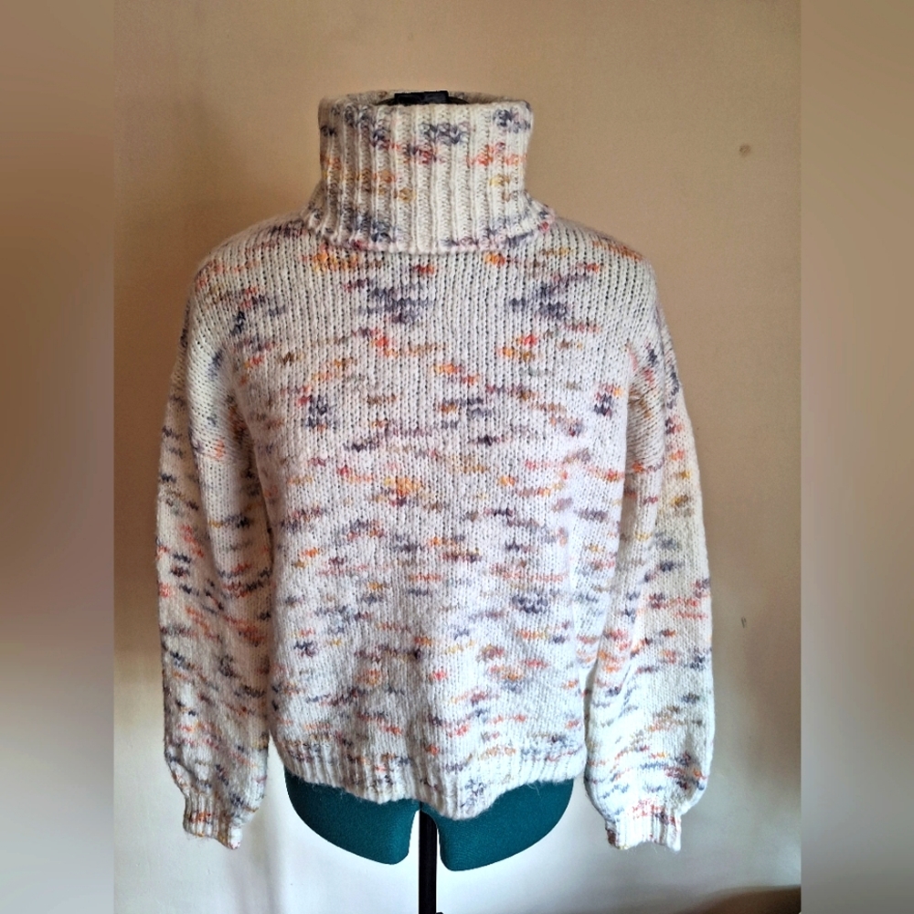 Jessica Simpson Sweater